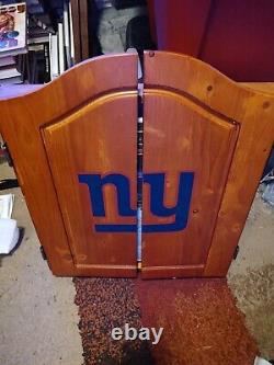 Brand new in box NFL New York Giants Wooden Dartboard Cabinet Set Dartboard
