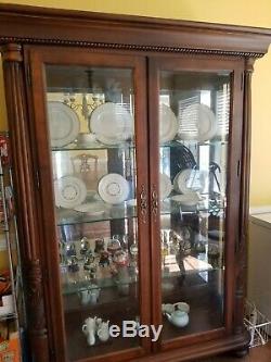 Thomasville Dining room set 6 chairs China Cabinet Solid Wood Extendable As Is