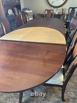 Vntg Antique Davis Cabinet Co. Brand Dining Room Table & 12 Chairs