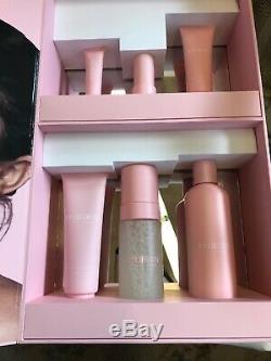 Kylie Skin Set Brand New! Dossier De Presse Rare Avec Armoire À Pharmacie Miroir